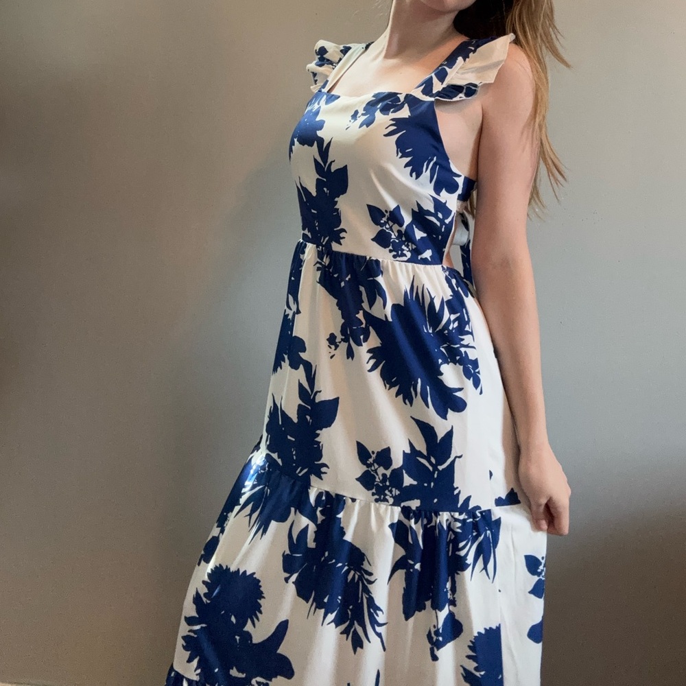 Blue & white square neck maxi dress. - Picture 2 of 7